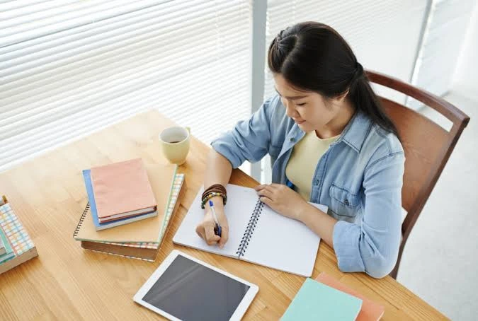 Câu hỏi bài luận tại Singapore và chương trình ASEAN
