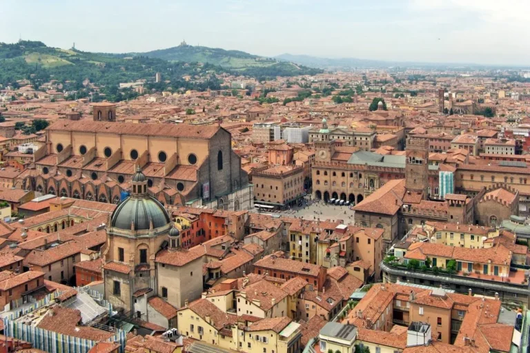 đại học bologna Ý